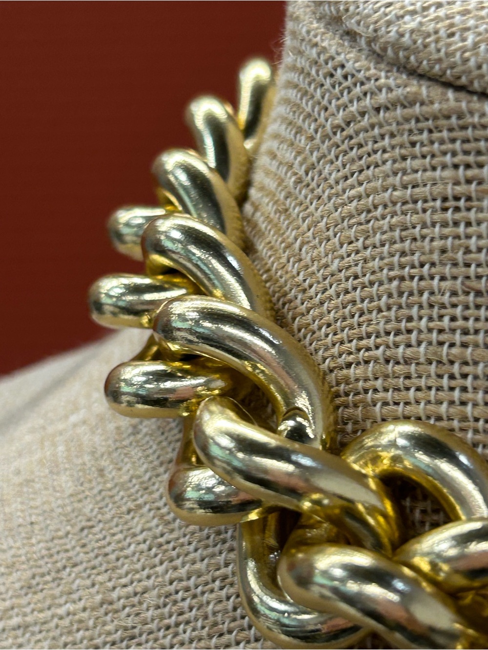 Gold Chunky Curb Chain Necklace - Bold Women's Jewelry - Picture 4 of 8